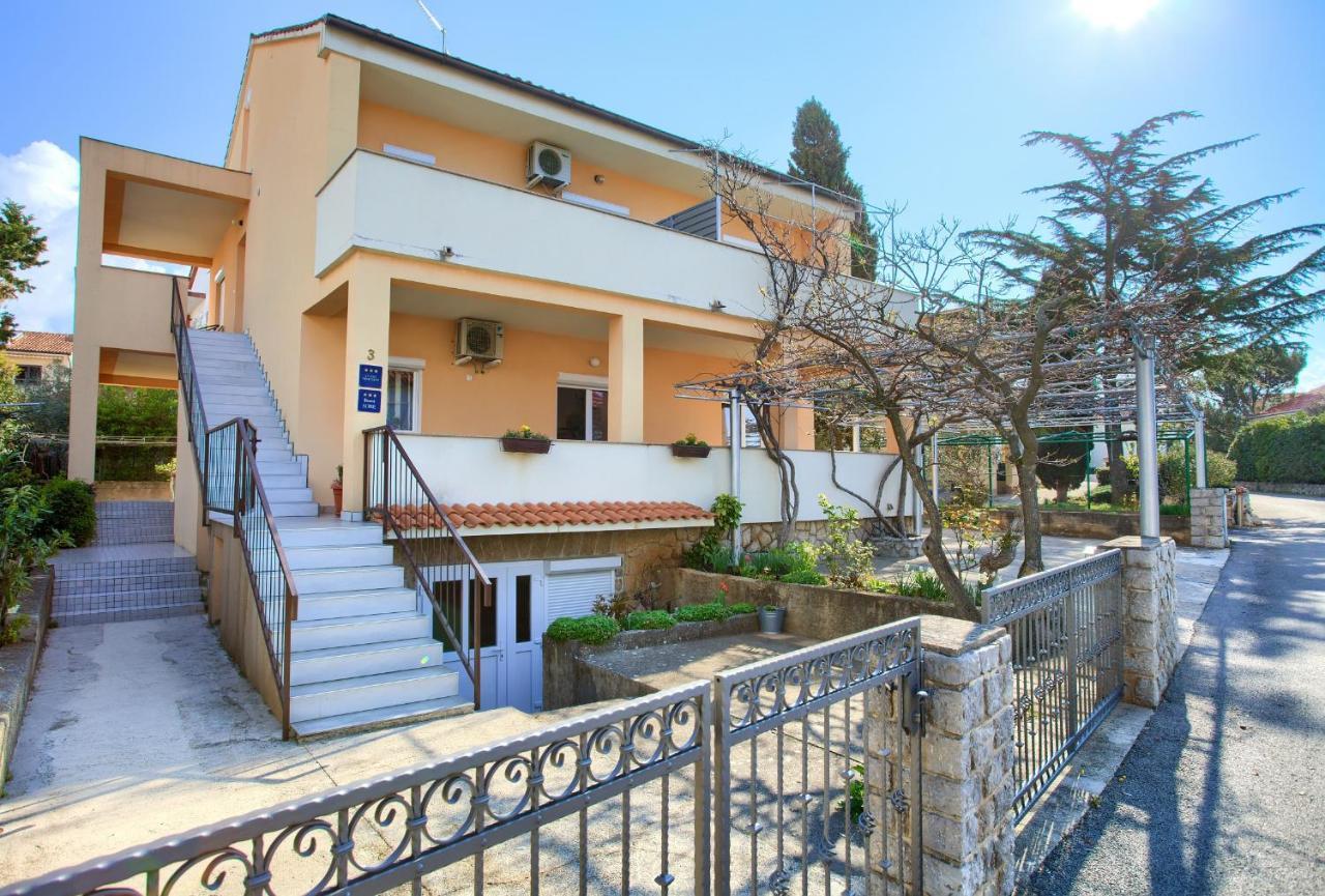 Apartments Petra Крк Экстерьер фото