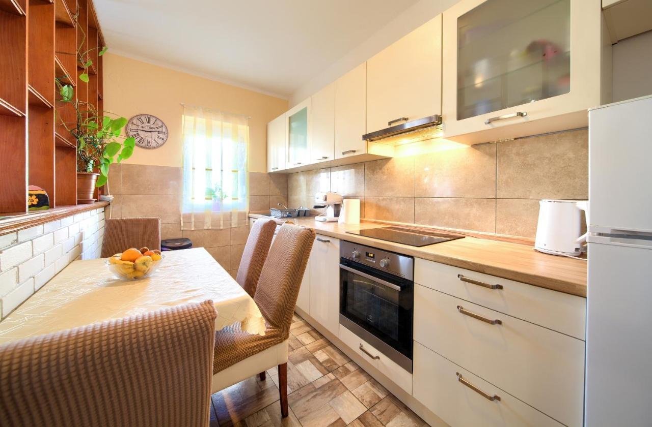 Apartments Petra Крк Экстерьер фото