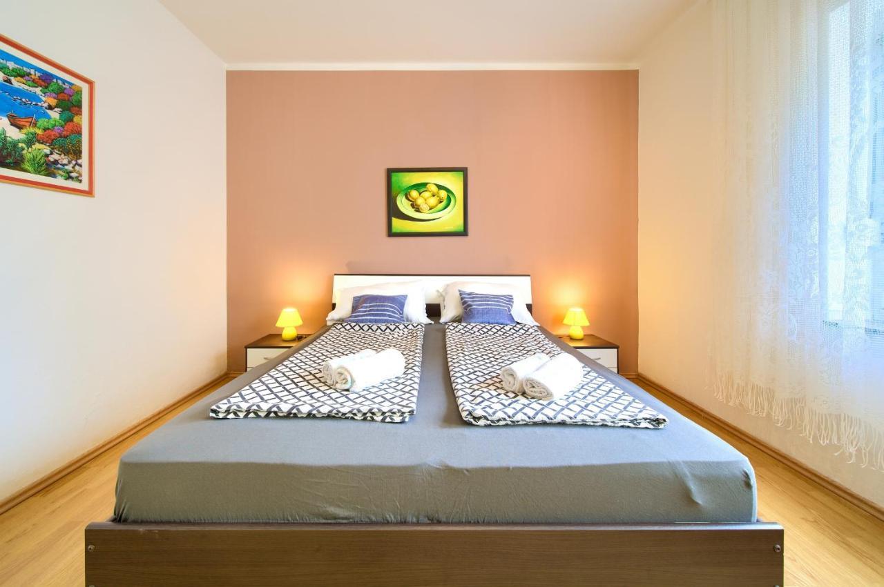 Apartments Petra Крк Экстерьер фото