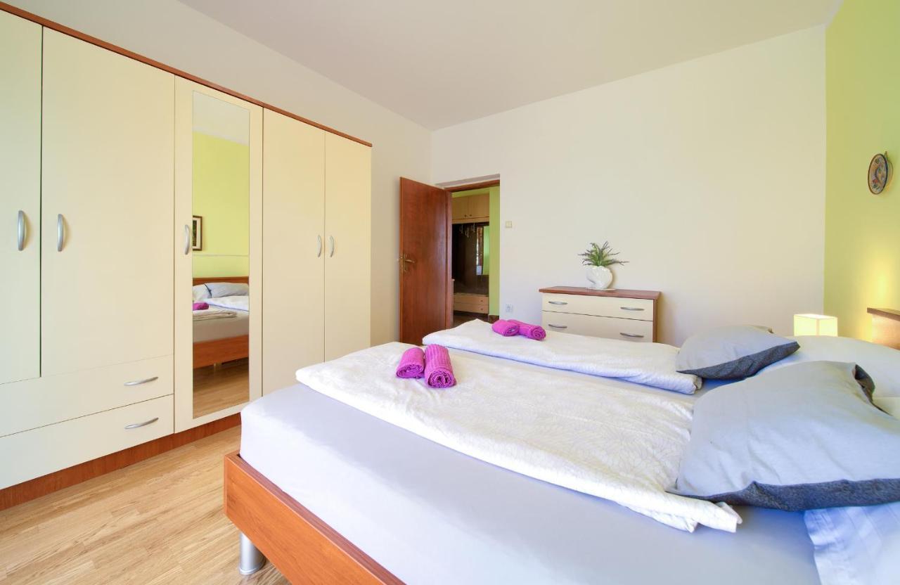 Apartments Petra Крк Экстерьер фото
