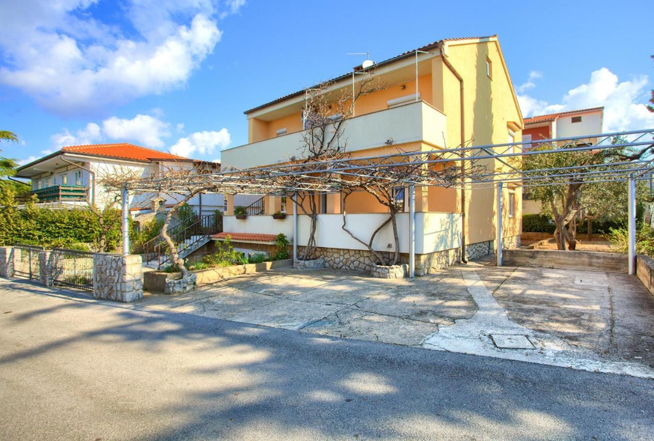 Apartments Petra Крк Экстерьер фото