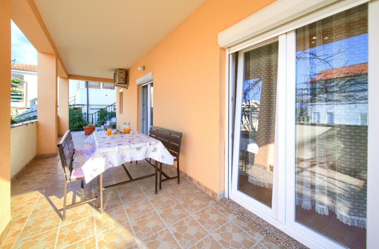 Apartments Petra Крк Экстерьер фото