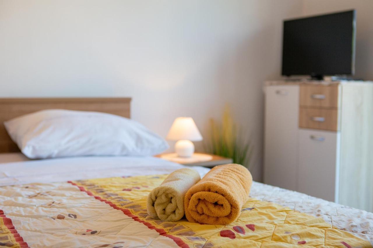 Apartments Petra Крк Экстерьер фото