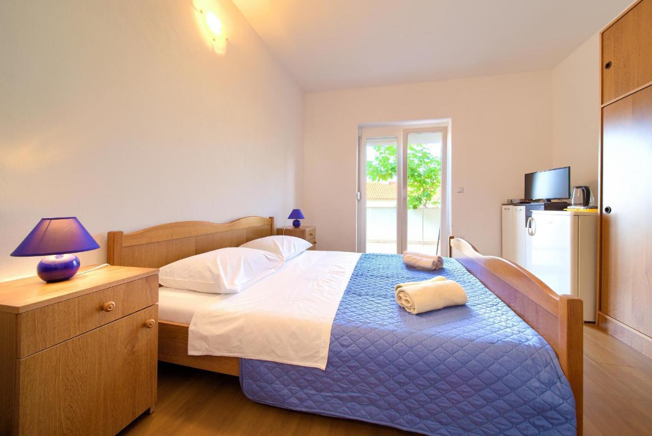 Apartments Petra Крк Экстерьер фото