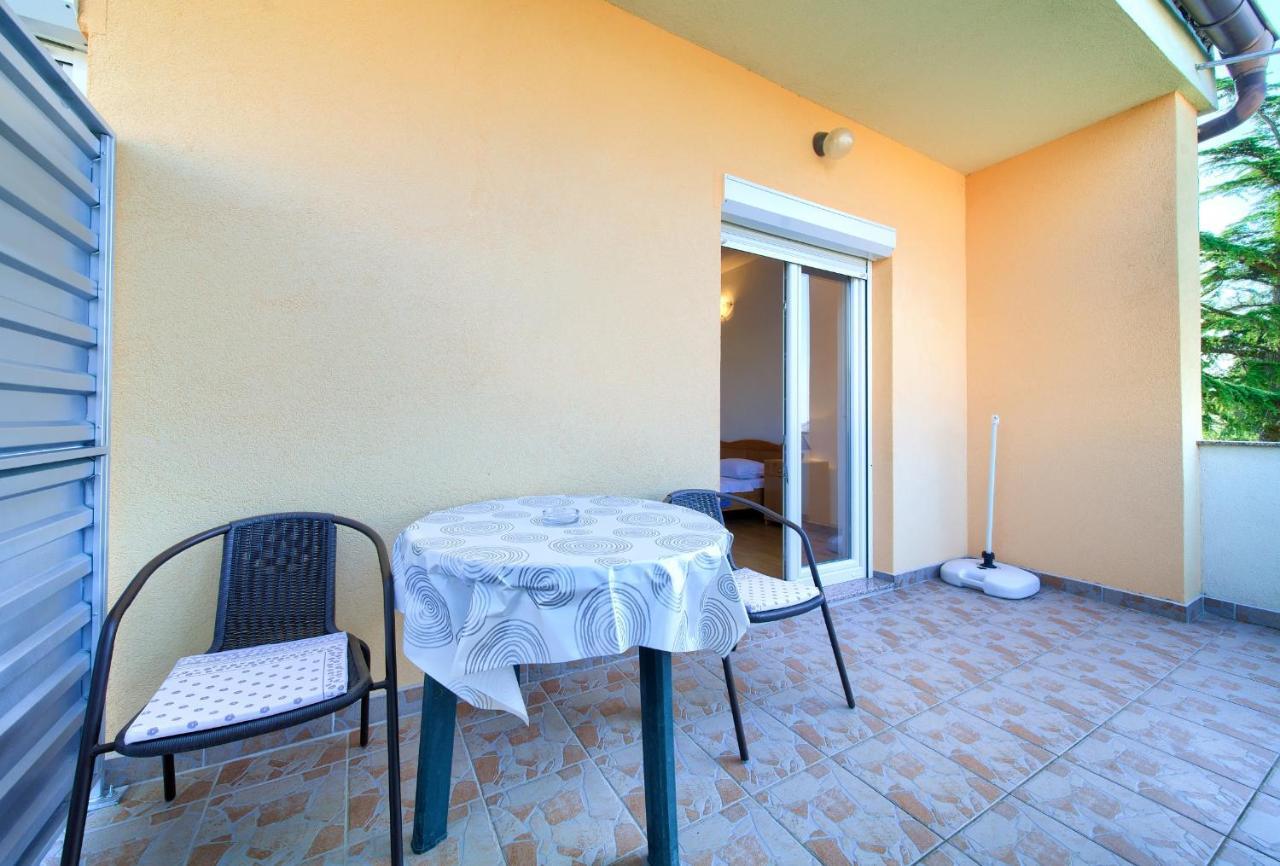 Apartments Petra Крк Экстерьер фото