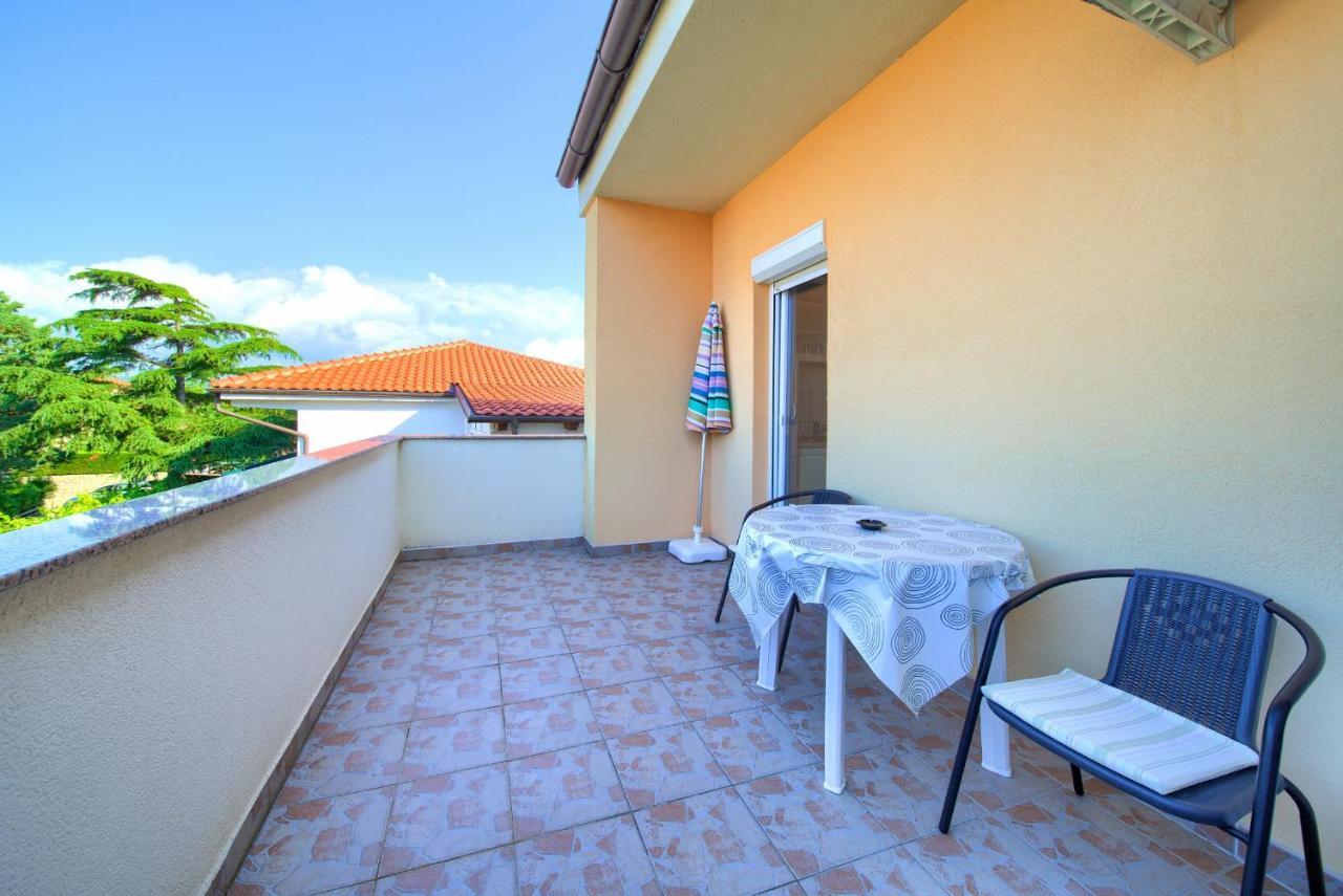 Apartments Petra Крк Экстерьер фото